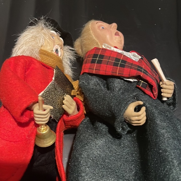 Vintage Byers Choice Christmas Carolers Couple Seniors Singer Figurines - Picture 14 of 16